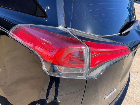 Used 2017 Toyota RAV4 LE image 27