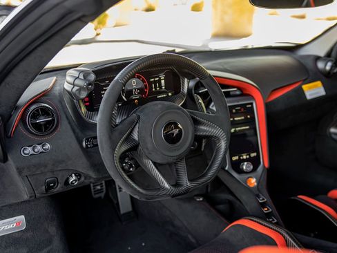 New 2025 McLaren 750S Spider image 17