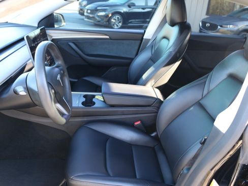 Used 2025 Tesla Model Y Long Range image 21