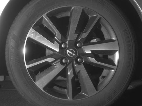 Used 2025 Nissan Versa SV FWD image 16