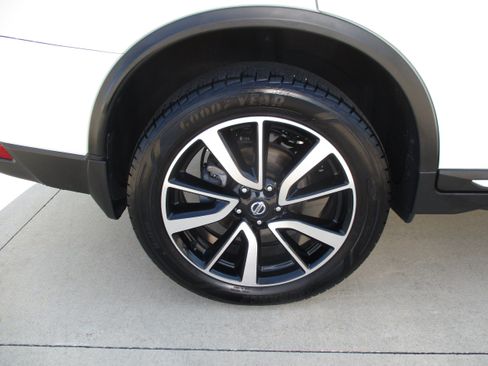 Used 2020 Nissan Rogue SL w/ Premium Package AWD/4WD image 13