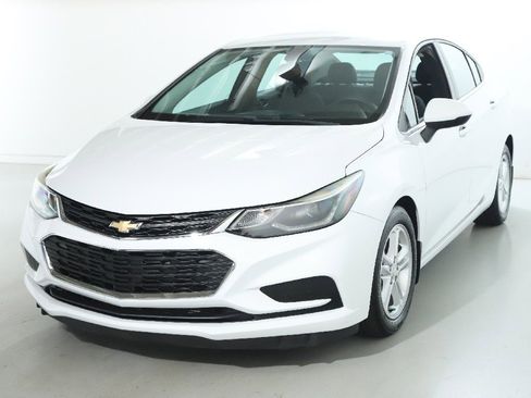 Used 2016 Chevrolet Cruze LT w/ Sun And Sound Package image 3
