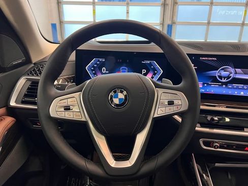 Used 2026 BMW X7 xDrive40i AWD/4WD image 23