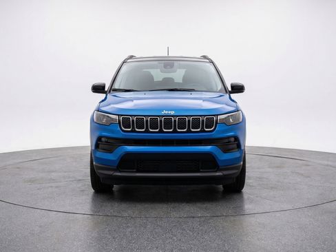 Used 2025 Jeep Compass Limited image 2