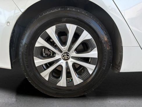 Used 2021 Toyota Prius Prime Limited FWD image 28