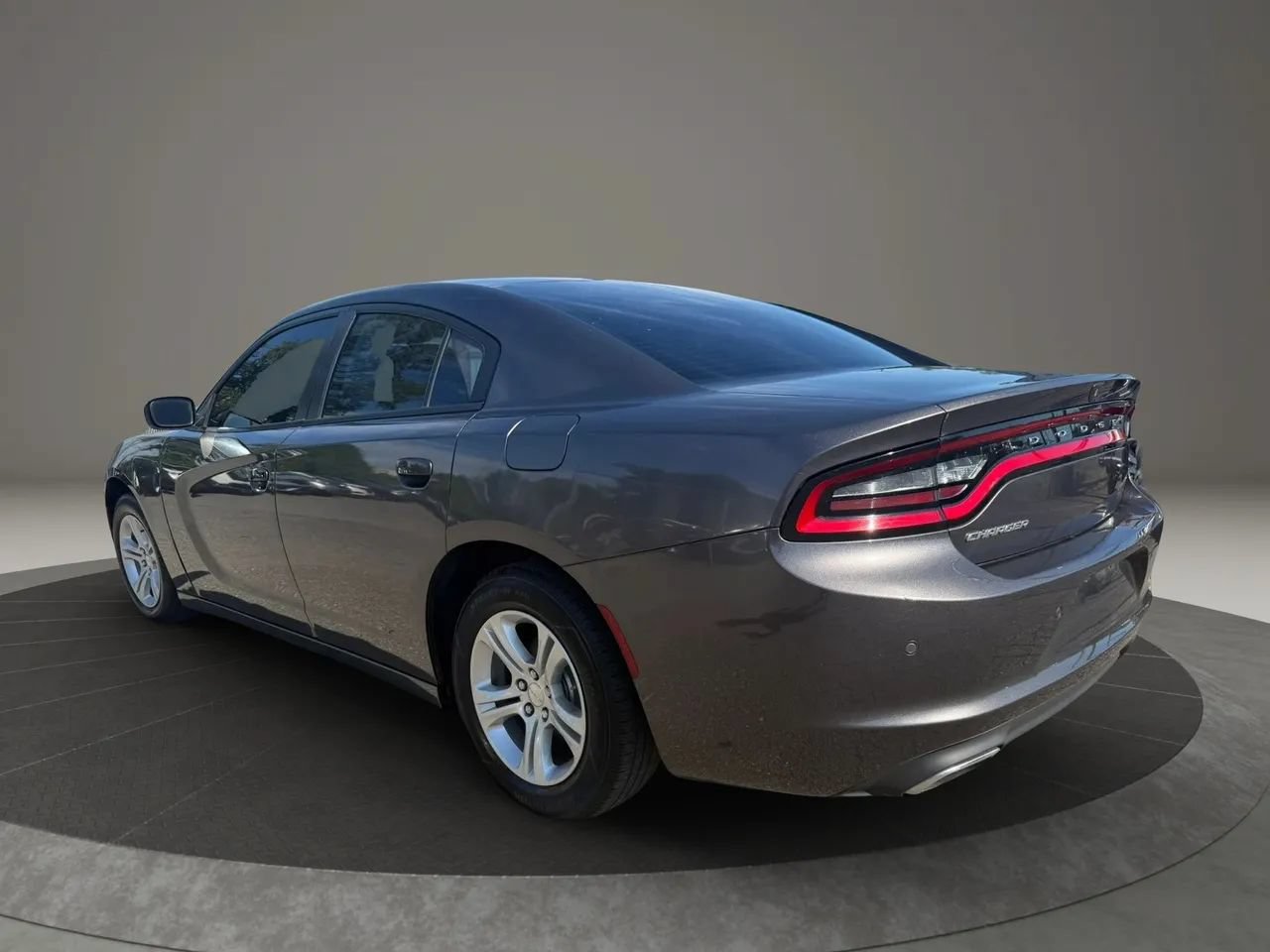 Used 2021 Dodge Charger SXT w/ Leather Interior Group RWD image 7