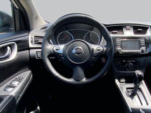 Used 2018 Nissan Sentra SV FWD image 5