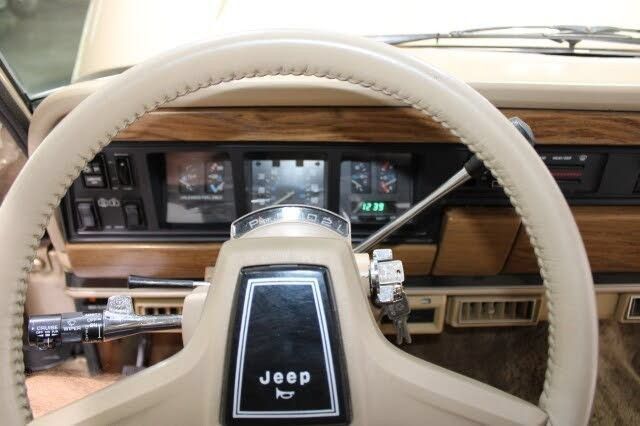 Used 1989 Jeep Grand Wagoneer AWD/4WD image 19