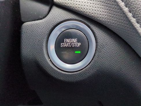 Used 2018 Chevrolet Equinox Premier FWD image 24