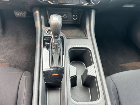Used 2025 Nissan Sentra S FWD image 36