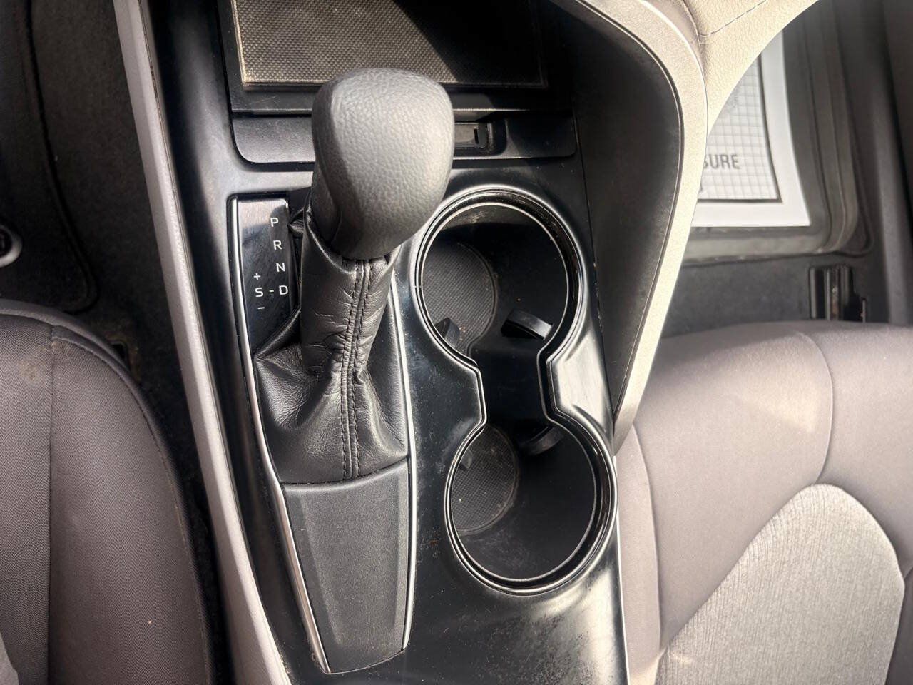 Used 2018 Toyota Camry LE FWD image 33