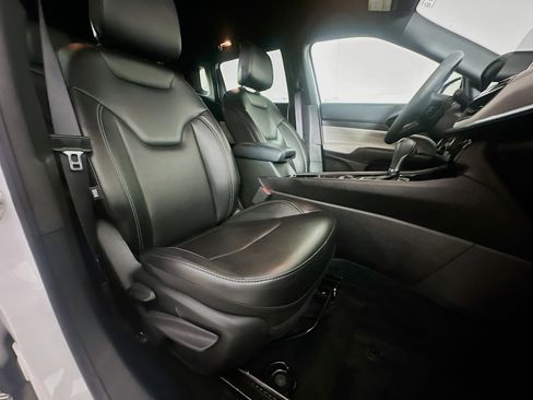 Used 2025 Jeep Compass Limited AWD/4WD image 29