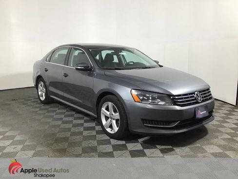 Used 2013 Volkswagen Passat 2.5 SE image 1
