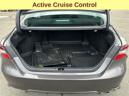 Used 2023 Toyota Camry SE w/ Cold Weather Package image 12