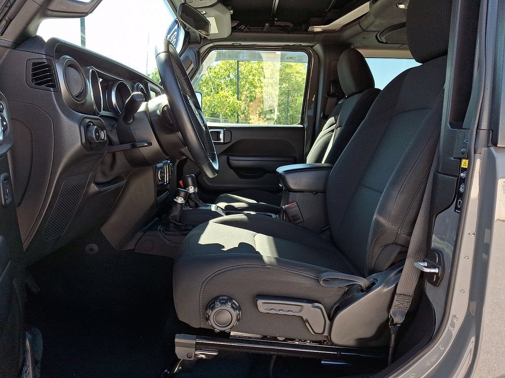 Used 2021 Jeep Wrangler Sport AWD/4WD image 15