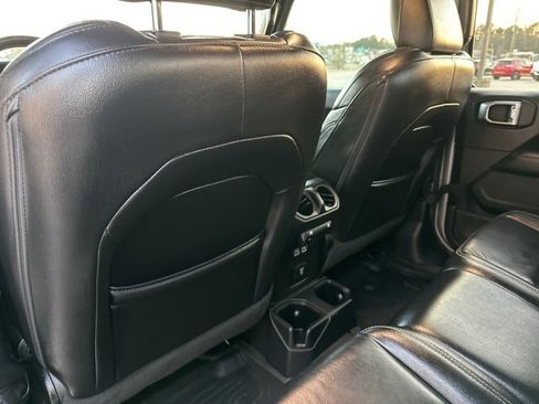 Used 2020 Jeep Gladiator Overland image 31