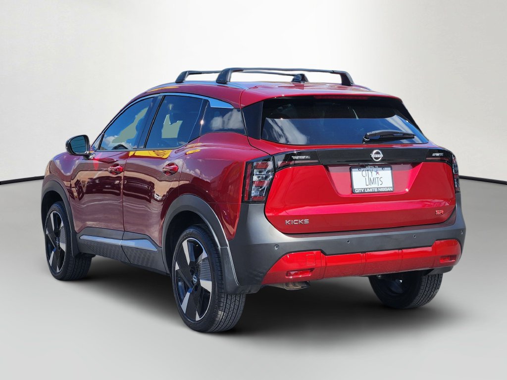 Used 2026 Nissan Kicks SR w/ SR Premium Package FWD image 5