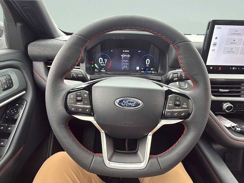 New 2026 Ford Explorer ST-Line w/ ST-Line Street Pack image 18
