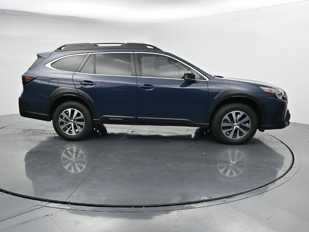 Used 2024 Subaru Outback Premium AWD/4WD image 9