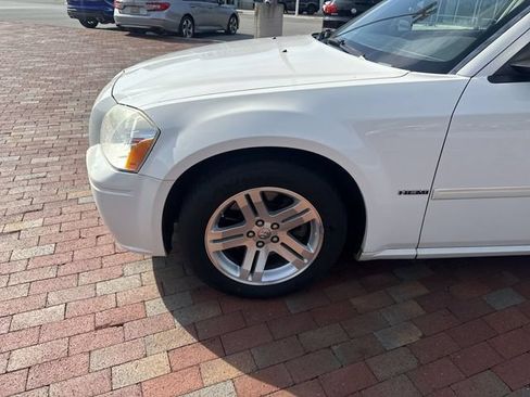 Used 2007 Dodge Magnum R/T w/ Convenience Group II RWD image 2