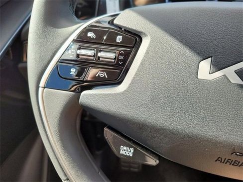 New 2025 Kia Niro EX Touring FWD image 22