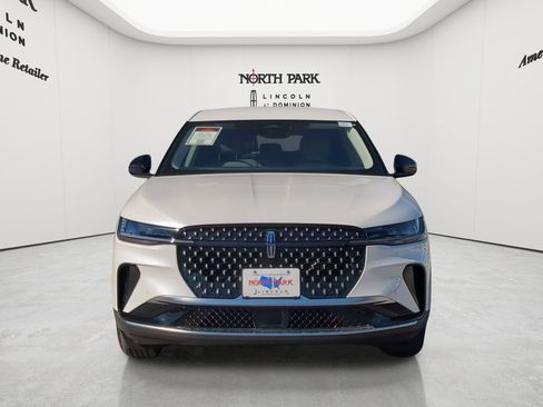 New 2026 Lincoln Nautilus Premier AWD/4WD image 8