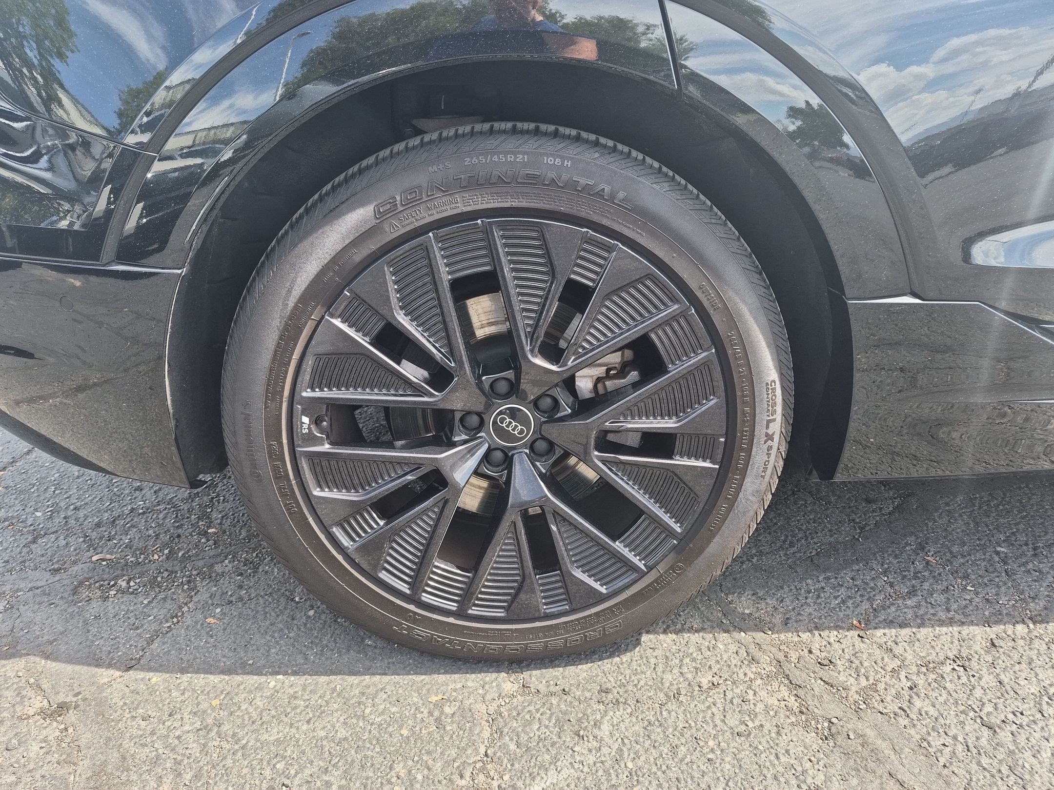Used 2024 Audi Q8 e-tron Prestige AWD/4WD image 13