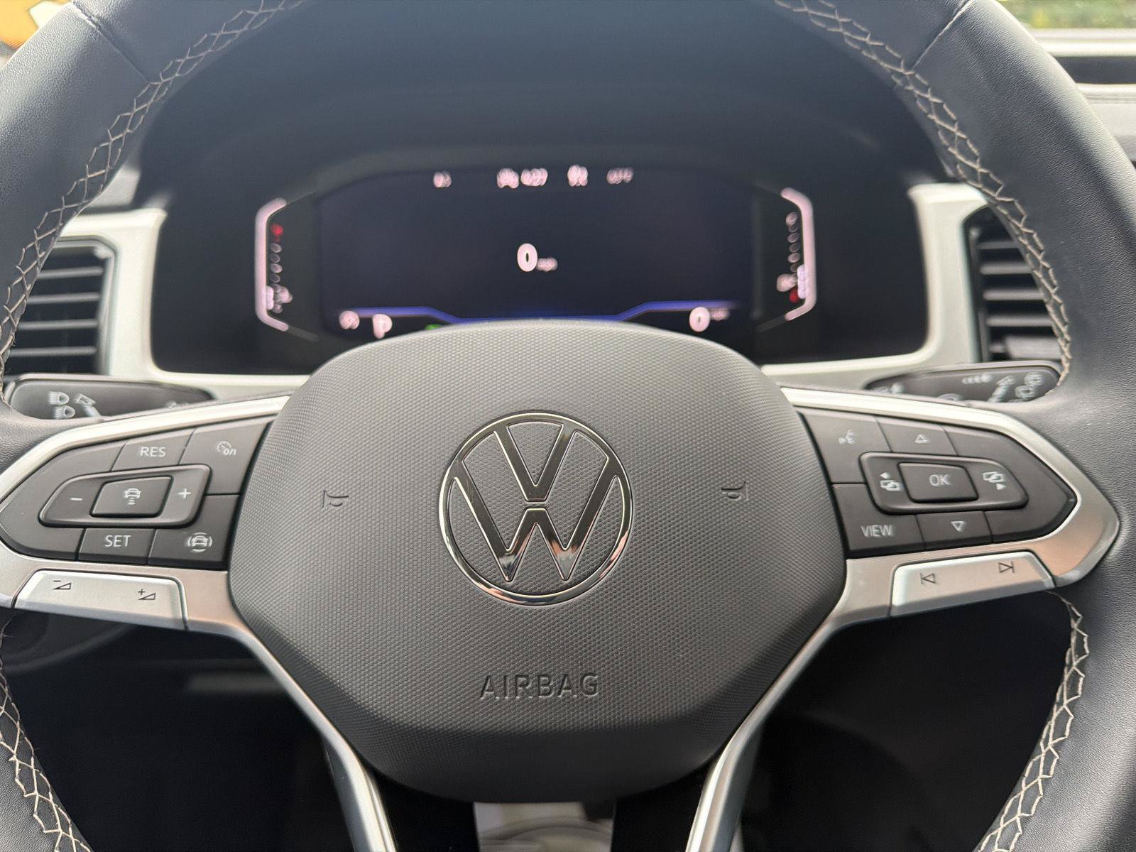 Used 2023 Volkswagen Atlas SE w/ Black Wheel Package AWD/4WD image 16