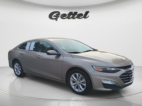Used 2025 Chevrolet Malibu LT image 3
