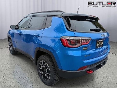 New 2026 Jeep Compass Trailhawk w/ Sun, Sound & Navigation Group AWD/4WD image 4