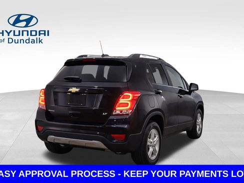 Used 2022 Chevrolet Trax LT w/ Driver Confidence Package image 2