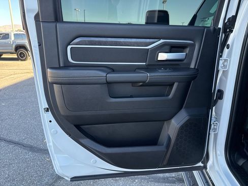 Used 2024 RAM 2500 Big Horn image 30
