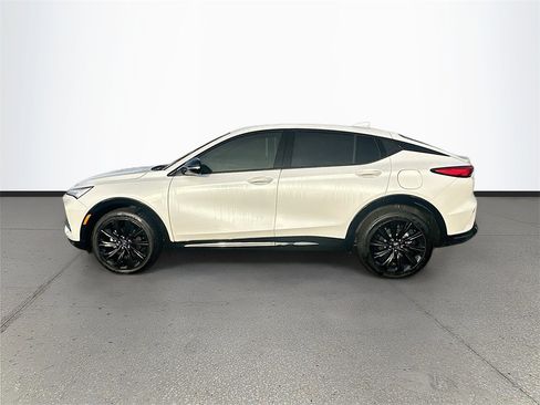 Used 2024 Buick Envista Sport Touring w/ Convenience I Package image 4