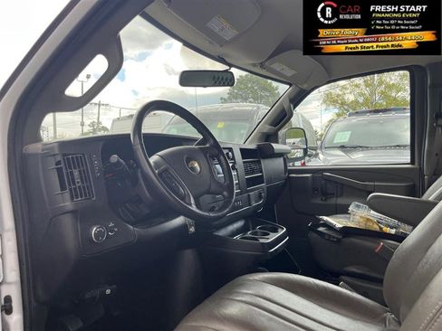 Used 2023 Chevrolet Express 3500 w/ Driver Convenience Package image 8