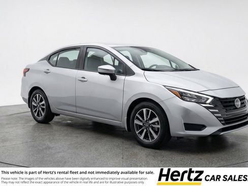 Used 2025 Nissan Versa SV image 1