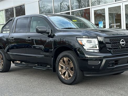 Certified 2024 Nissan Titan SV w/ SV Bronze Edition Package image 2