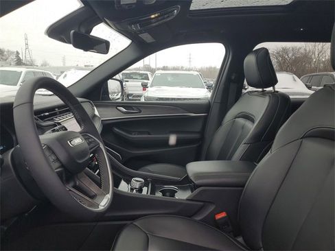 New 2025 Jeep Grand Cherokee L Limited w/ Trailer Tow Package image 19