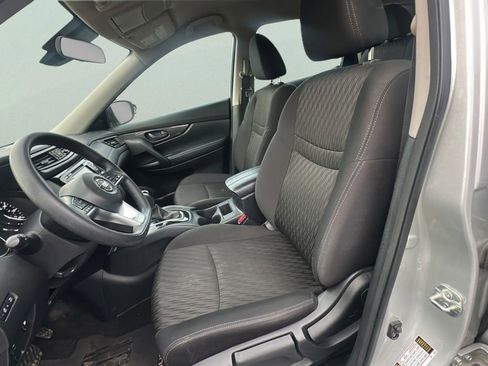 Used 2020 Nissan Rogue S FWD image 17