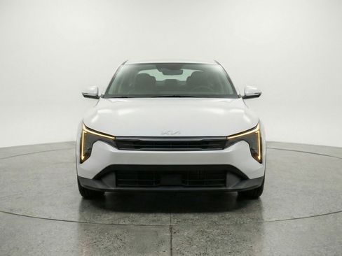 Used 2025 Kia K4 LXS image 2