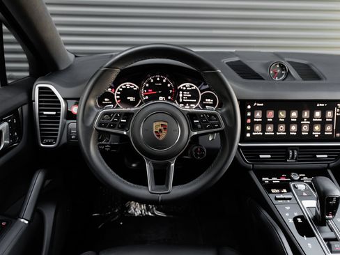 Certified 2023 Porsche Cayenne Platinum Edition AWD/4WD image 18