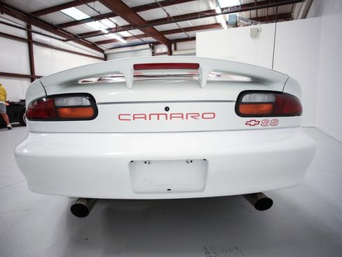 Used 2000 Chevrolet Camaro Z28 w/ SS Performance/Appearance Pkg image 8