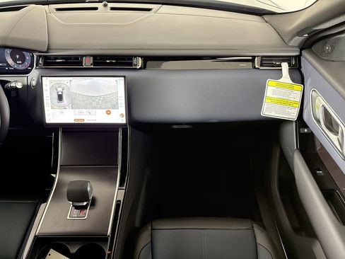 New 2026 Land Rover Range Rover Velar Dynamic SE AWD/4WD image 25