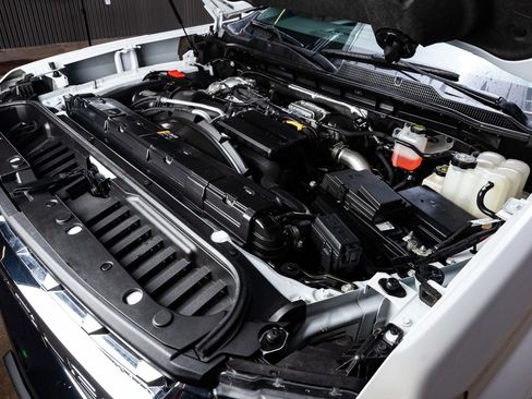 Used 2022 Chevrolet Silverado 2500 LTZ w/ LTZ Plus Package image 40