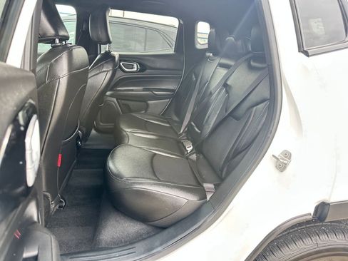 Used 2025 Jeep Compass Trailhawk w/ Trailer Tow Group image 37