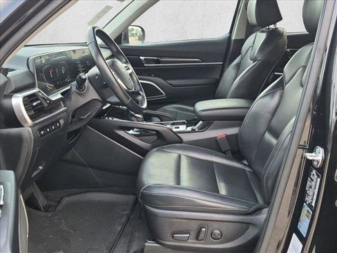 Used 2025 Kia Telluride S FWD image 15