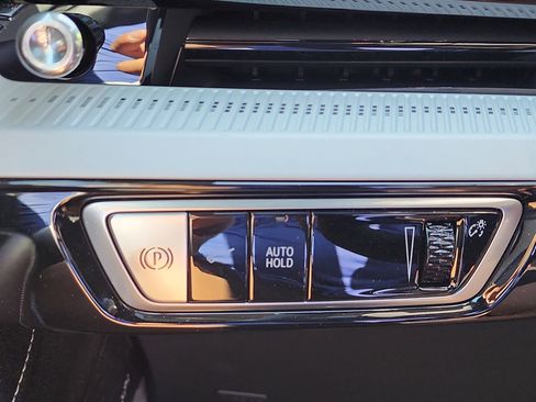 New 2025 Cadillac Optiq Luxury 1 image 73