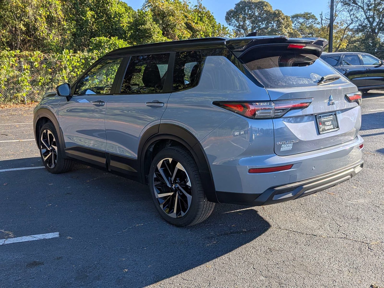 Used 2025 Mitsubishi Outlander AWD image 7
