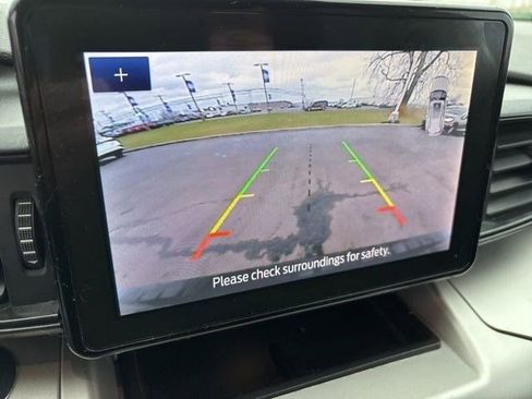 Used 2022 Ford Explorer XLT image 24