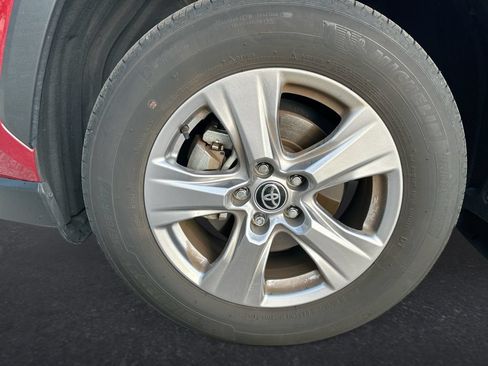 Certified 2025 Toyota RAV4 XLE w/ Convenience Package FWD image 10