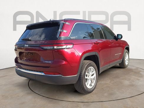 Certified 2024 Jeep Grand Cherokee Laredo X image 10